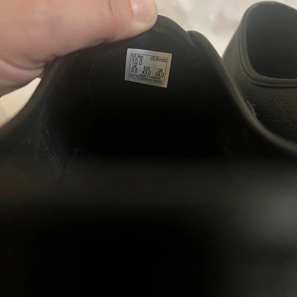 Vans Black Leather Shoes with Gold Accents - Picture 5 of 6